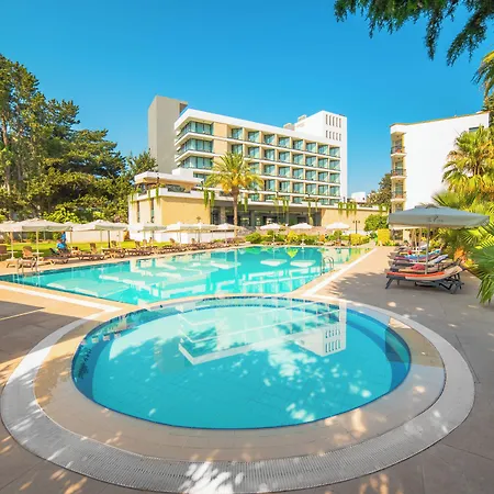 Pia Bella 酒店 凯里尼亚