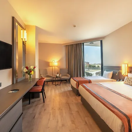 فندق Pia Bella 4*