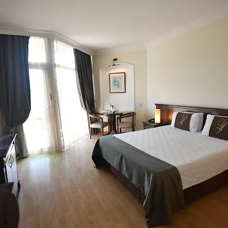 酒店 Pia Bella 凯里尼亚