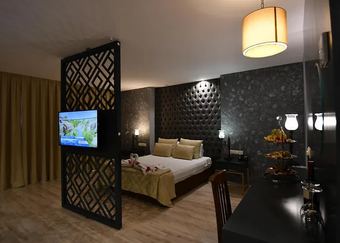 فندق Pia Bella 4*