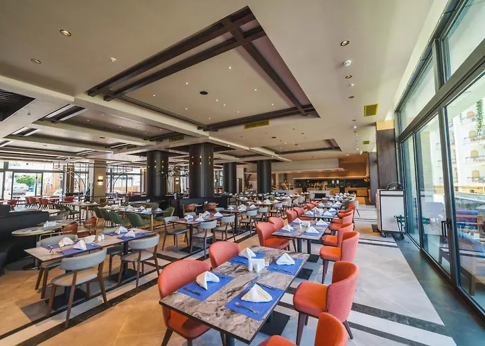 Pia Bella فندق كيرينيا