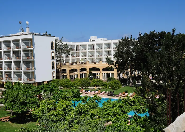 Pia Bella 4* كيرينيا