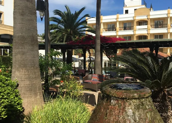 Pia Bella 4* كيرينيا