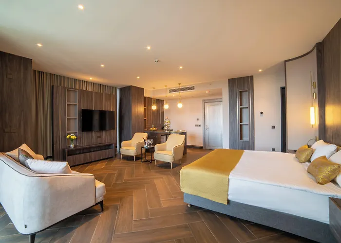 فندق Pia Bella 4*